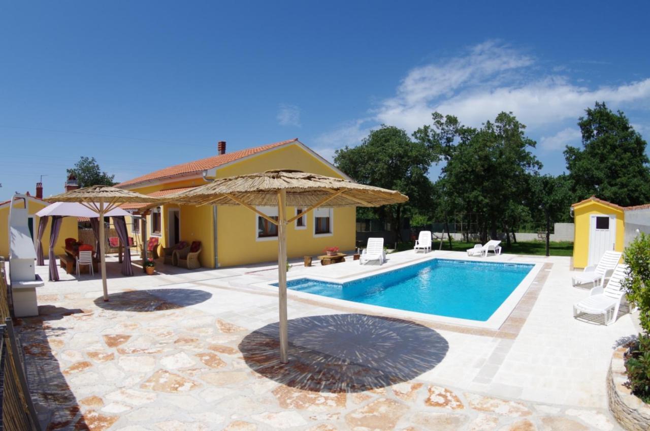 Vila House Oliva, Sveti Kirin Svetvinčenat Exteriér fotografie