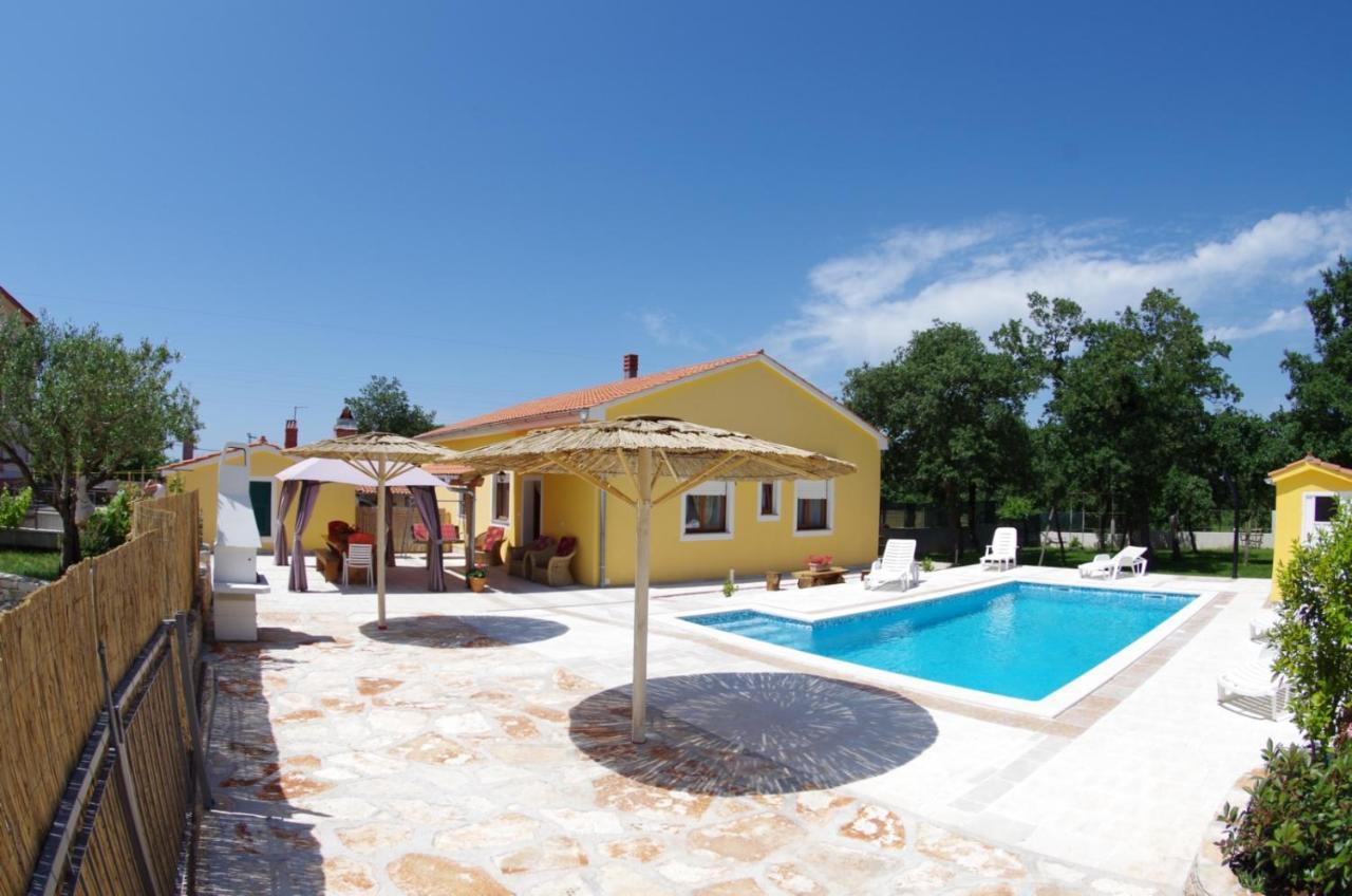 Vila House Oliva, Sveti Kirin Svetvinčenat Exteriér fotografie