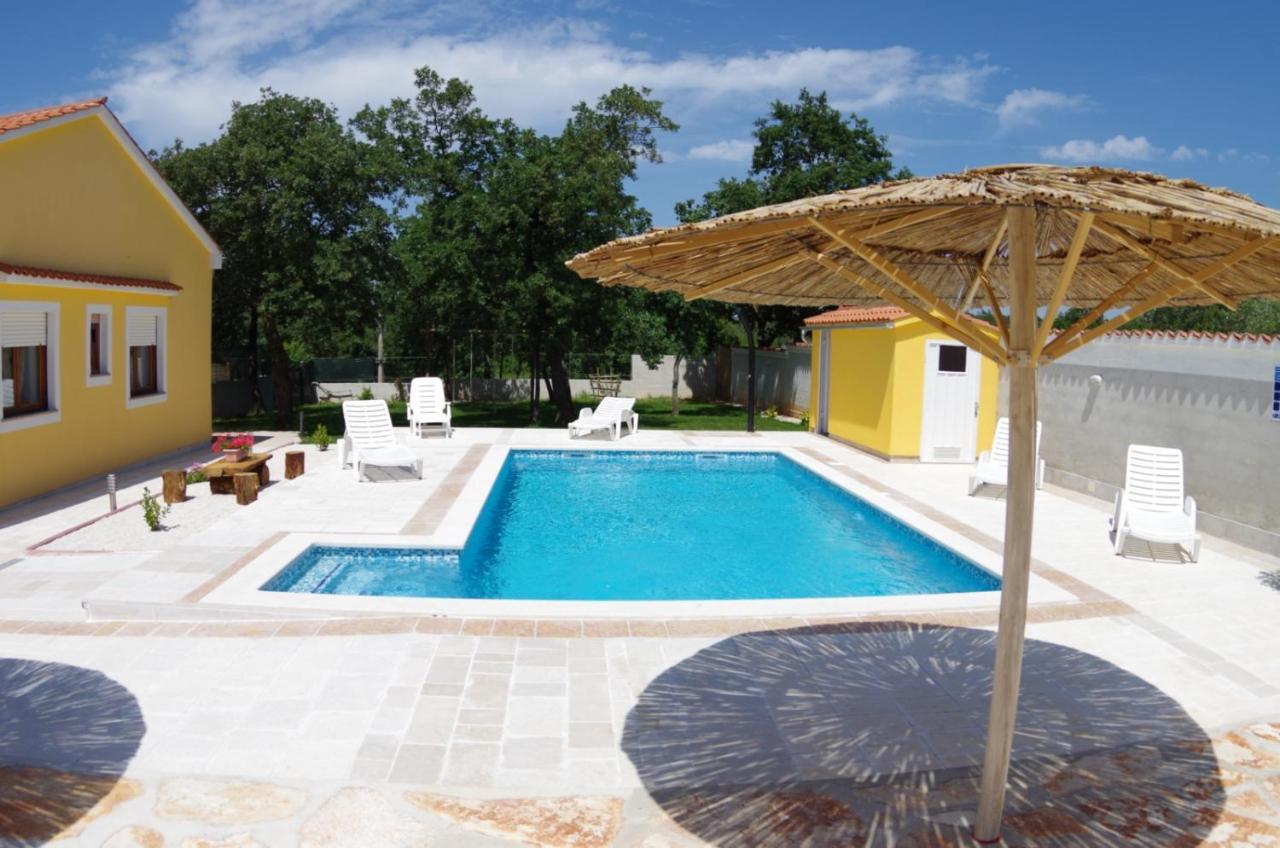 Vila House Oliva, Sveti Kirin Svetvinčenat Exteriér fotografie